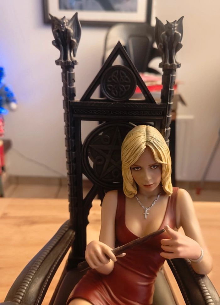 Buffy throne - photo numéro 3