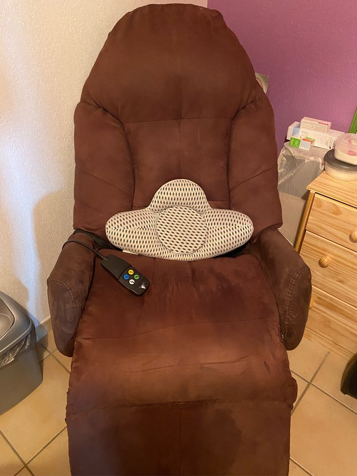 Fauteuil électrique chambre bébé