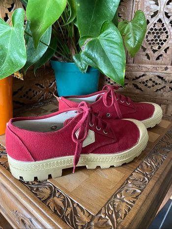 Baskets rouges aigle taille 38 bon état