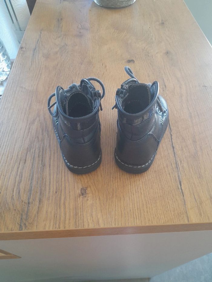 Lot de deux paires de bottillon premier pas. - photo numéro 3