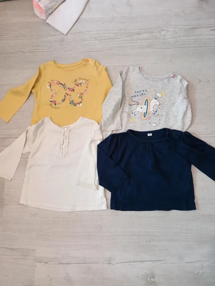 Lot de 4 Tshirt manches longues 12 mois