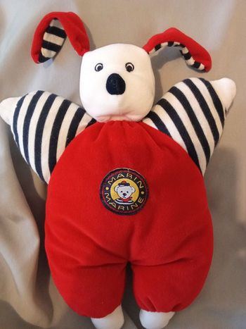 doudou peluche lapin lapine chien blanc rouge bleu marine ressemble à un chien vintage ancien Jemini posture debout  resse