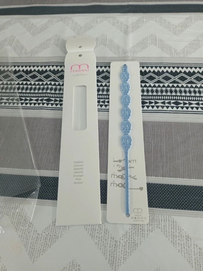 Bracelet tissus tête de mort bleu