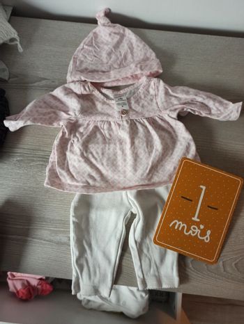 Ensemble fille 1 mois