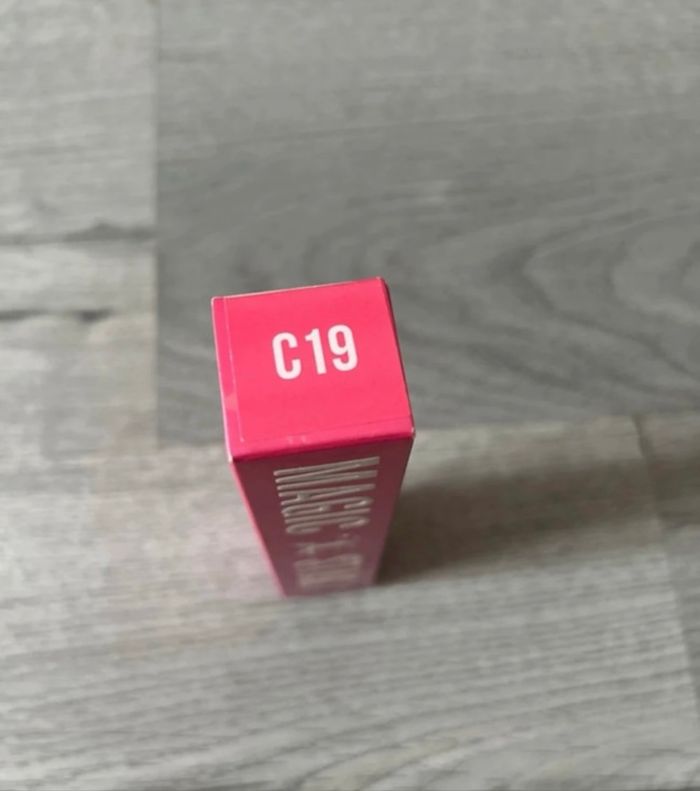 Anticerne Jeffree Star - photo numéro 2