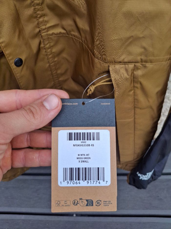 Veste Coupe-vent The North Face XS Neuve - photo numéro 8