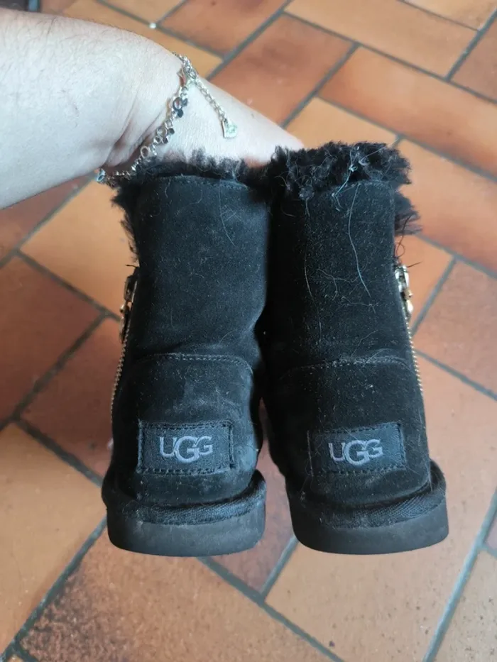Bottine fourrée UGG pointure 30 - photo numéro 5