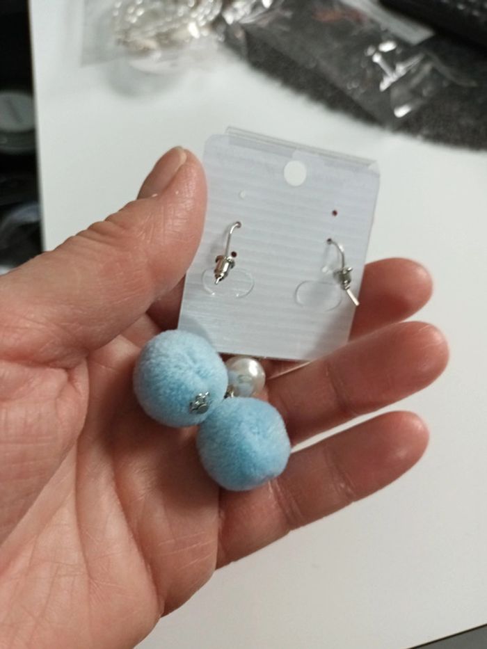 Boucle fantaisie argent et bleu - photo numéro 3