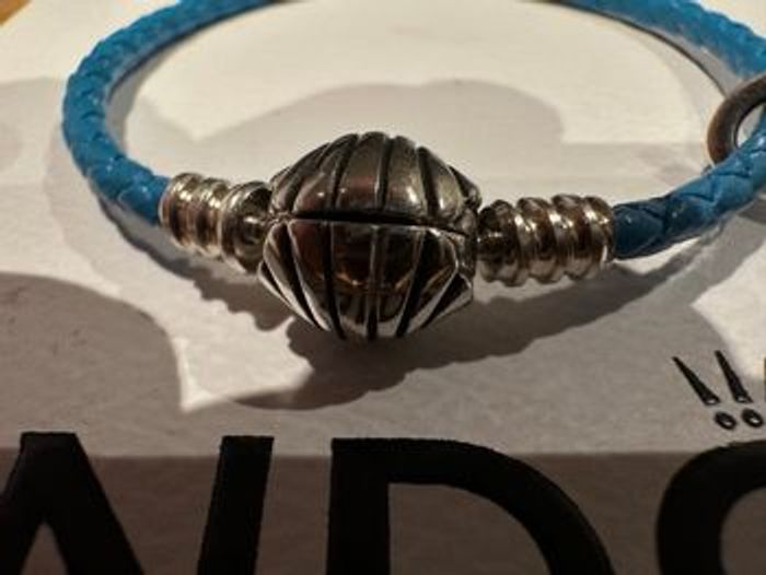 Bracelet Pandora cuir bleu — 18 cm — fermoir argenté - photo numéro 4