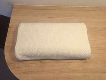 Oreiller à mémoire de forme ergonomique 
