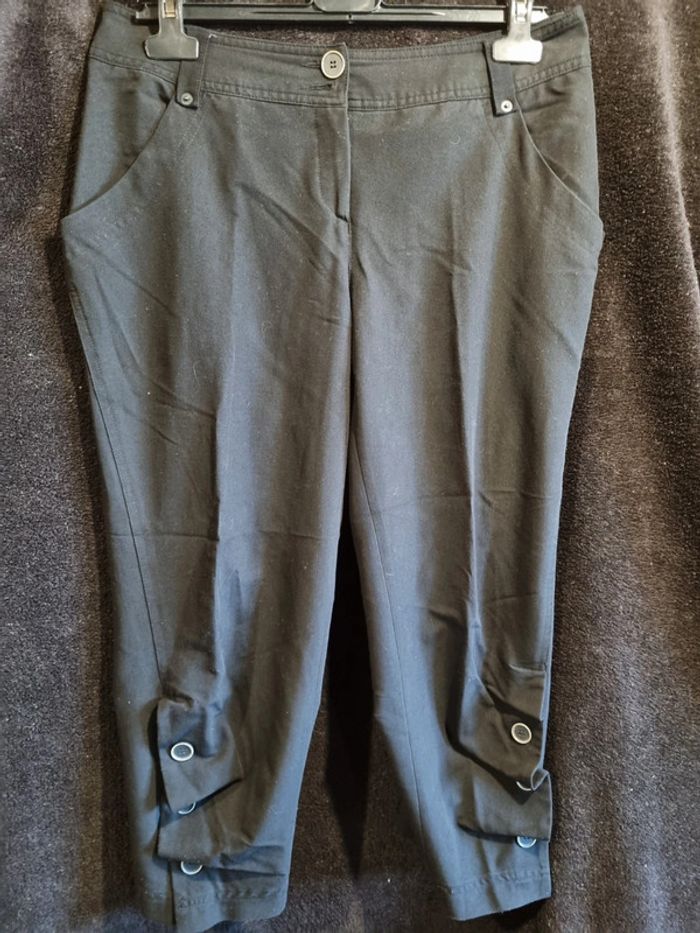 Pantacourt noir taille 42 mado et les autres