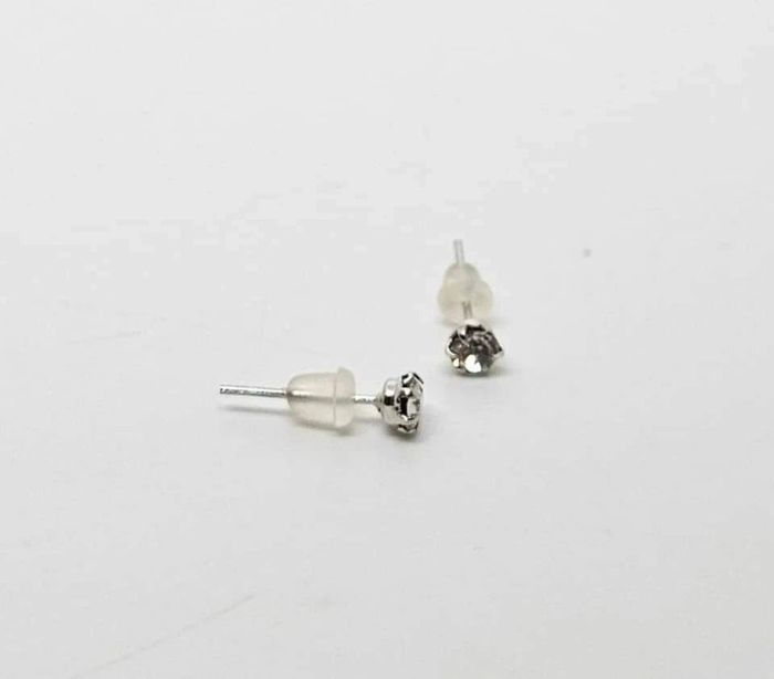 Paire de boucles d'oreilles.
Neuve 1a - photo numéro 4