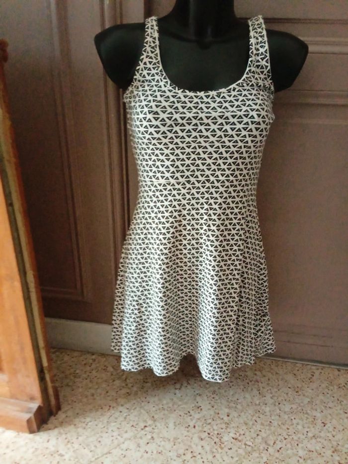 Robe fashion express taille 36🌹 - photo numéro 2