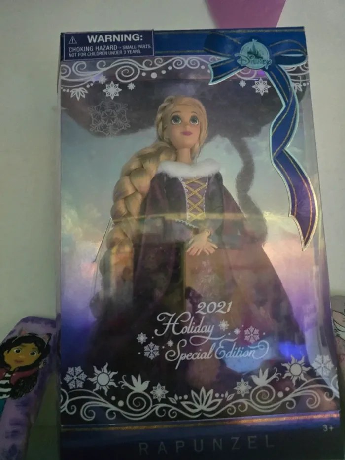 Poupée raiponce holodays disney