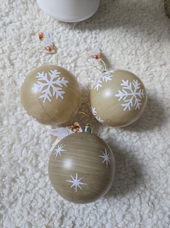 Boules décoration sapin de Noël.