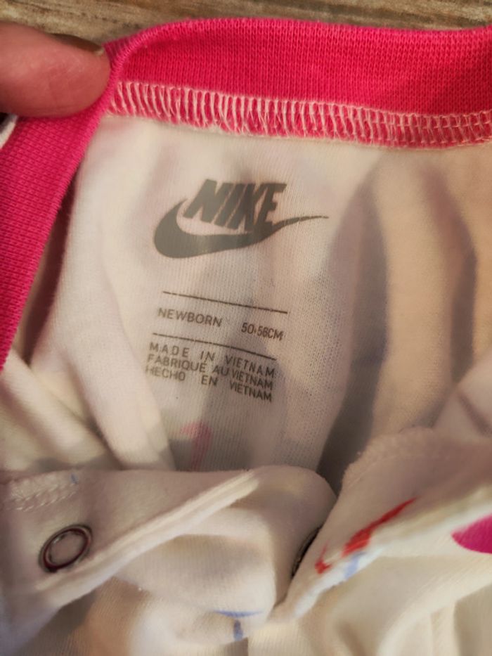 Pyjama blanc rose Nike Taille 50-56 cm - photo numéro 2
