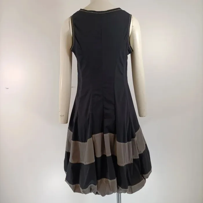 Petite robe noire tendance pour l'été - Bai Amour 36/38 estimé A109 - photo numéro 4