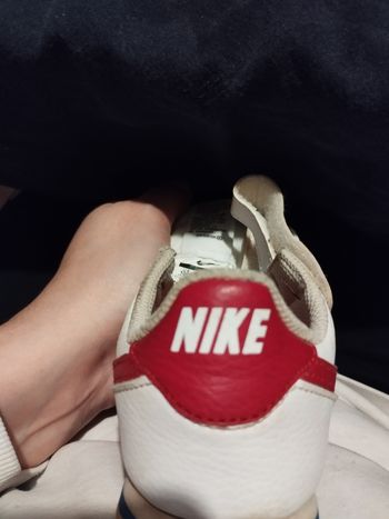 Basket Nike en cuir pointure 27