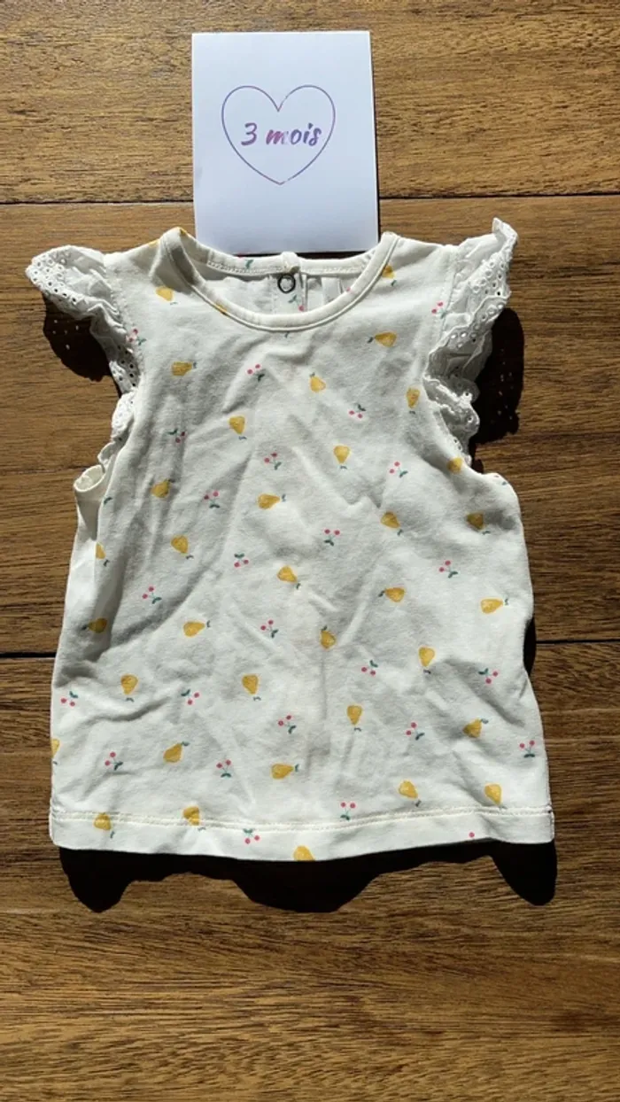 T-shirt 3 mois + salopette légère