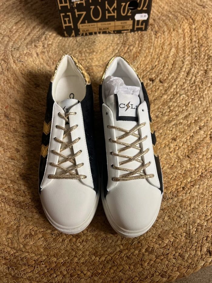 Baskets femme CL11 taille 37 noires et dorées - photo numéro 2