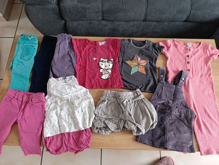 vêtements 24 mois (bien lire annonce)