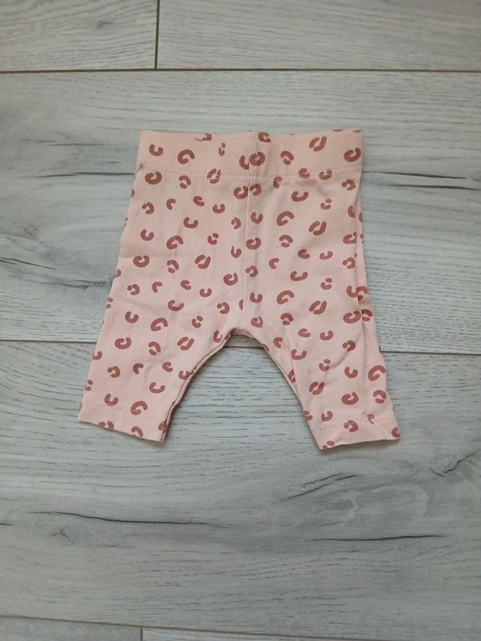 Legging ~ Kiabi ~ 1mois (52-55cm/4kg)