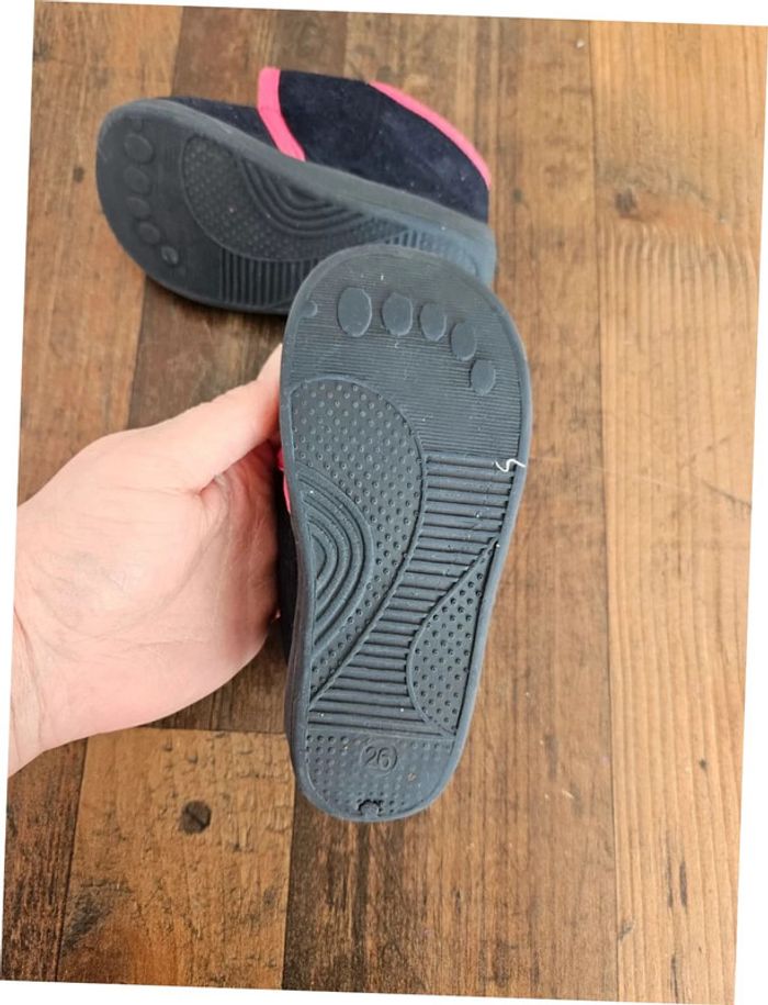 Chaussons fille pointure 26 - photo numéro 4