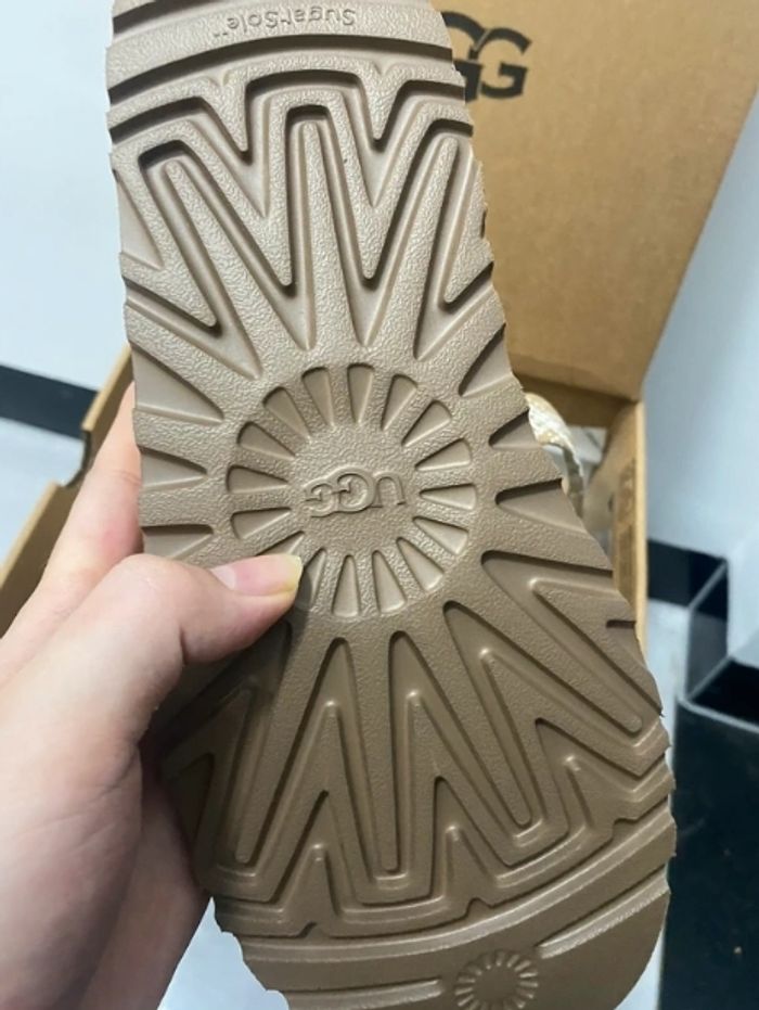 Bottes de neige décontractées UGG, couleur sable, pointure 37 - photo numéro 6