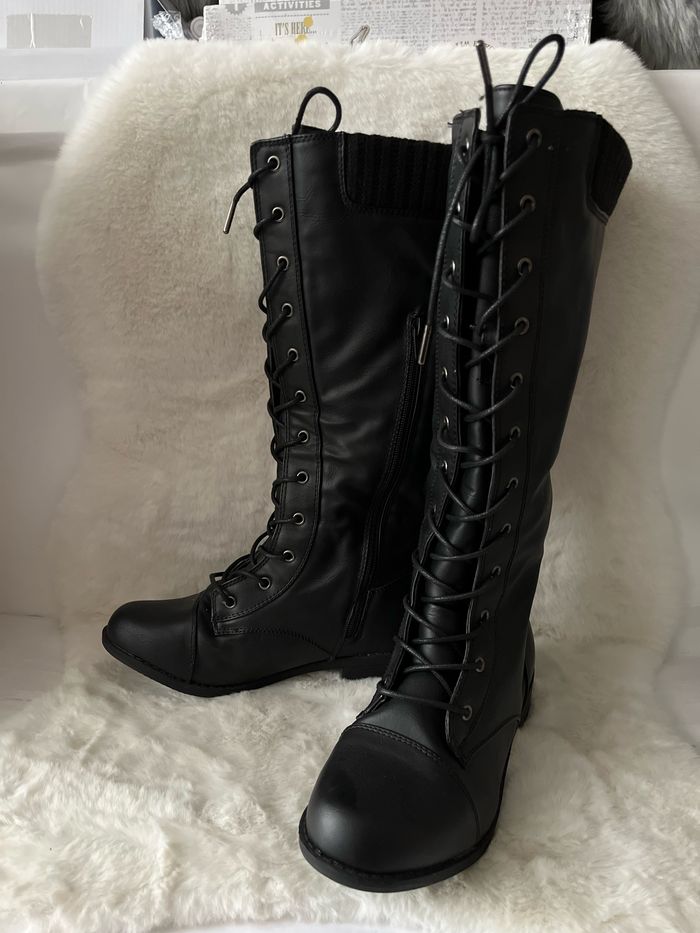 Bottes noires à lacets pointure 38 Talons 3 cm