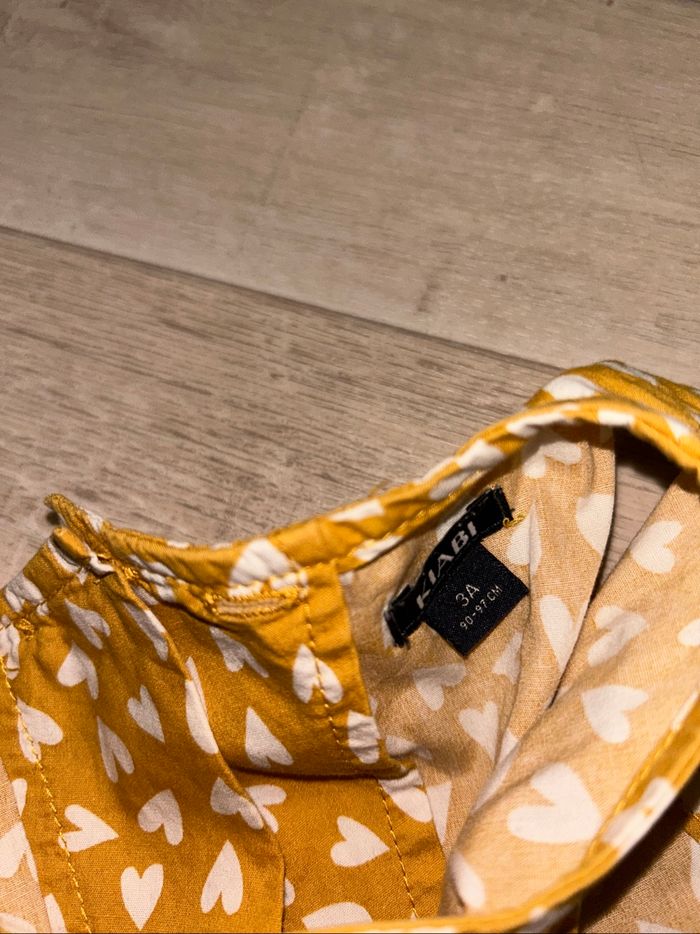 Jolie robe jaune motifs cœurs - photo numéro 4