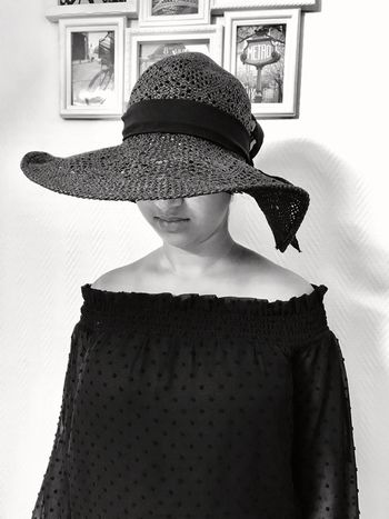 Très belle blouse en plumetis noir