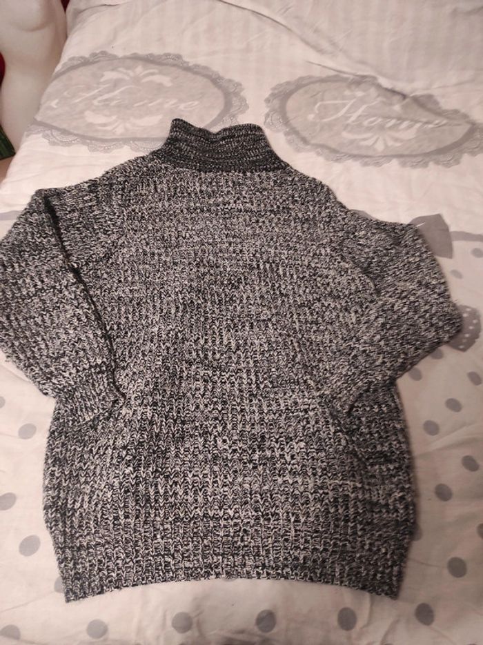Beau pull homme taille 4 - photo numéro 3