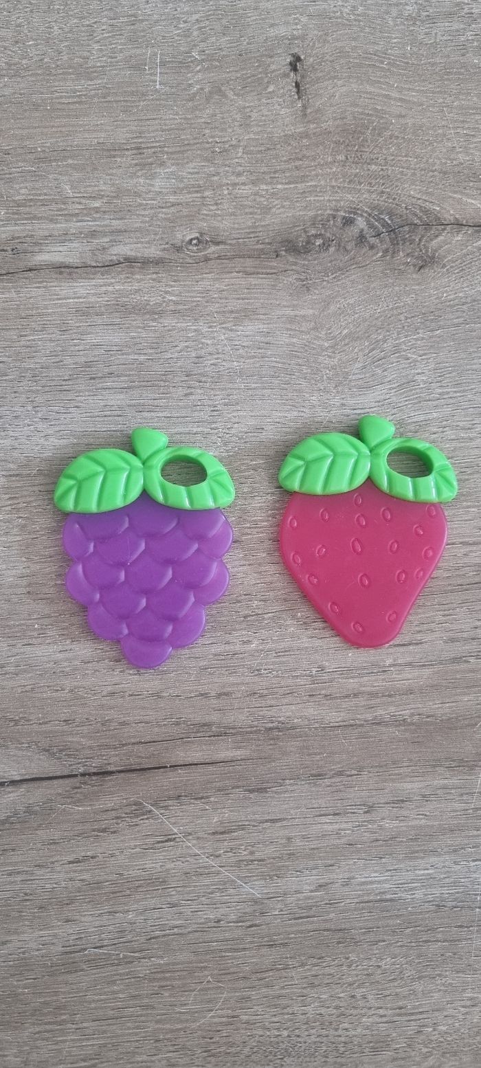 Lot anneaux de dentition 🍓🍇 - photo numéro 2