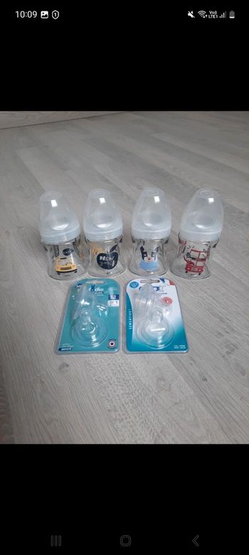 Lot 4 biberons verre 150ml + tétines plates neuves