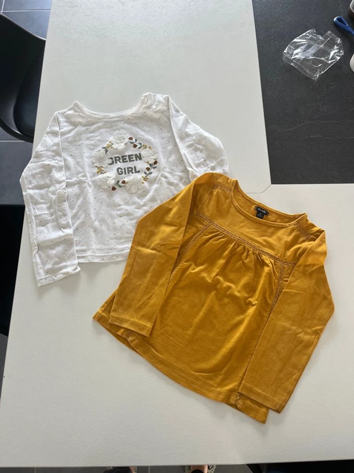 Lot de deux tee shirts ML Okaidi et Kiabi 4 ans