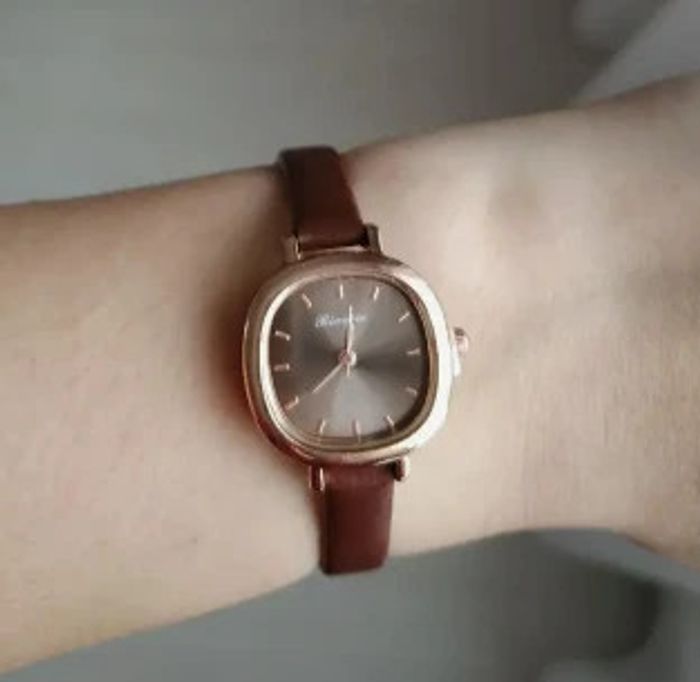 Montre femme marron vintage retro cuir brillant