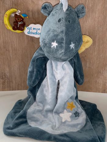 Doudou range couches dragon 🐉 Noukie’s