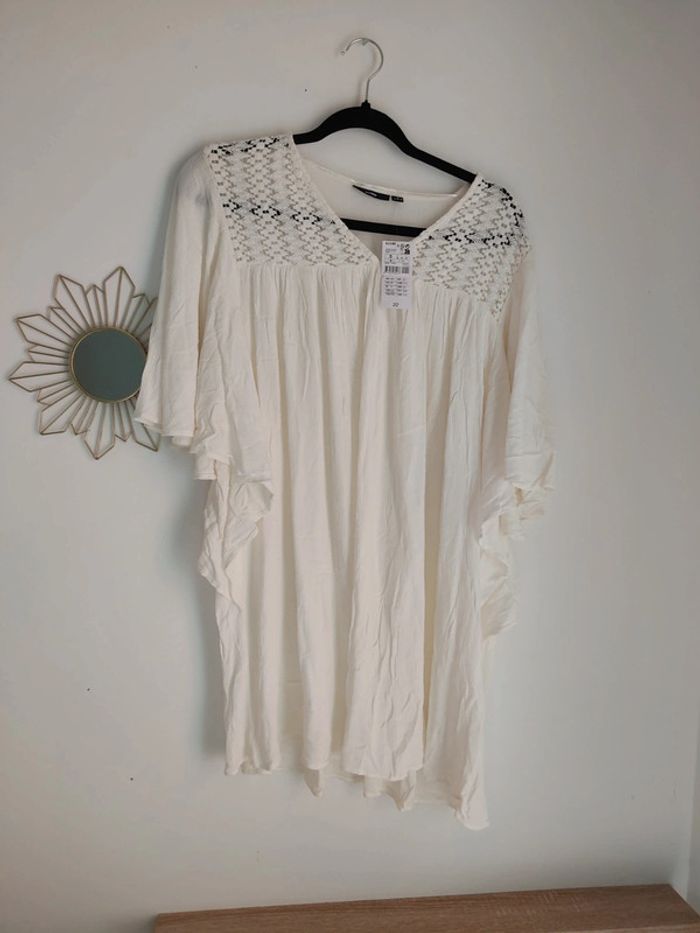 Robe de plage blanche neuve