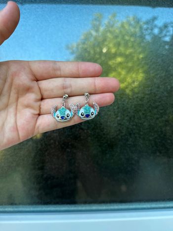 Boucle d’oreille Stitch neuf