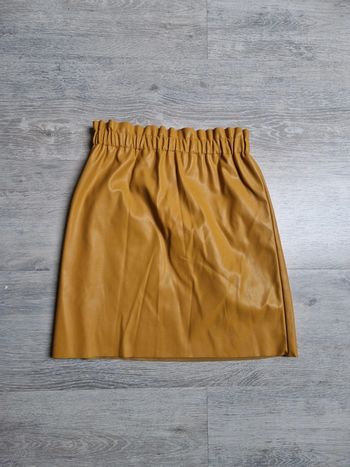 Jupe neuve cuir synthétique moutarde Jennyfer XS