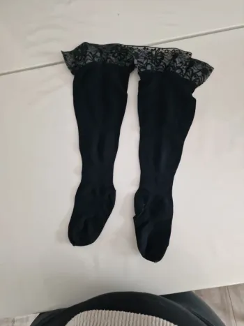 Collant qui colle à la cuisse
