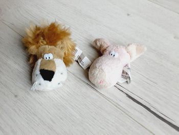 Lot 2 mini peluches cochon 6 cm et lion 7 cm aimantés  magnets Neufs