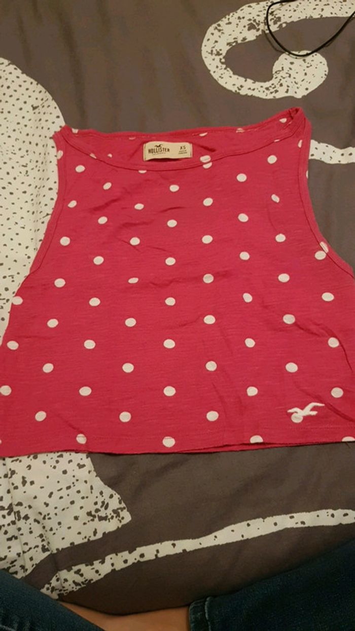 Top court rose à pois blanc