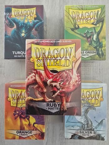 Lot de 5 Paquets de 100 sleeves Dragon Shield Matte