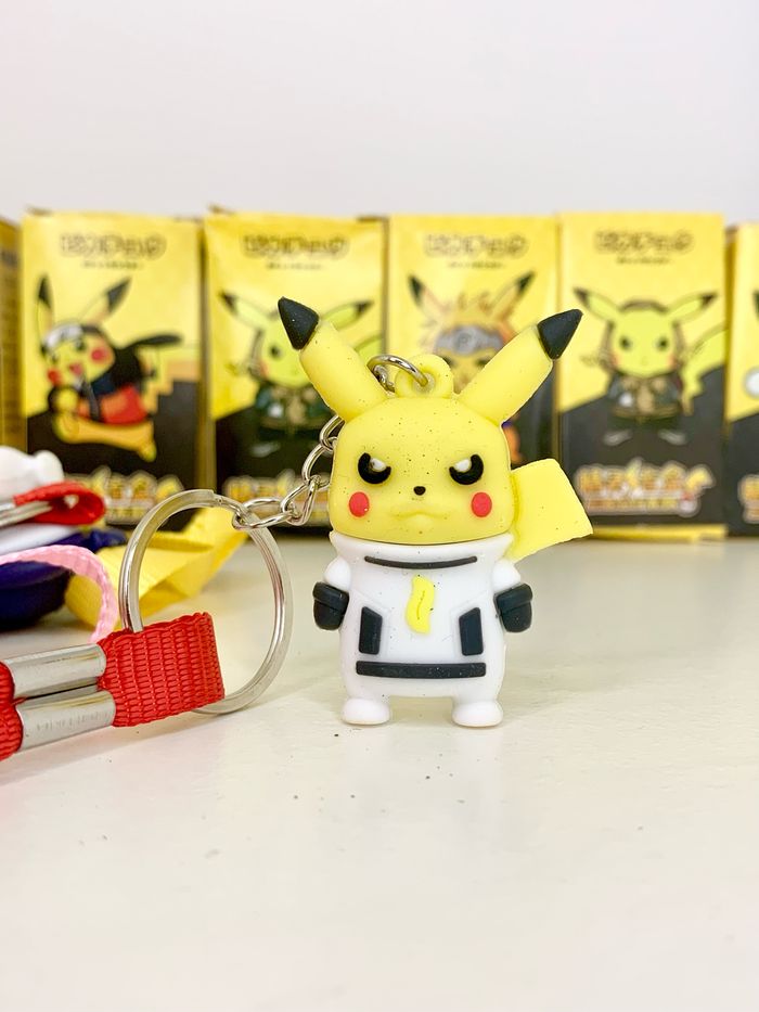 Porte clé Pokémon pikachu astronaute