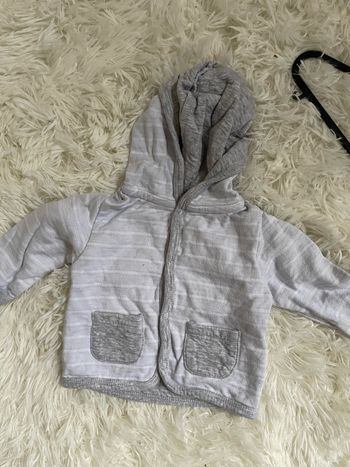 Gilet gris bébé
