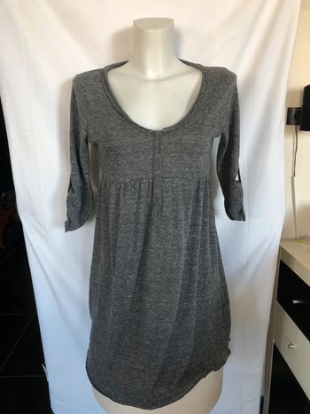 Robe Zara grise manches trois quarts Taille 38 / M bon état.