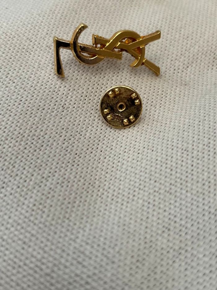 Broche pin’s Yves Saint Laurent - photo numéro 7