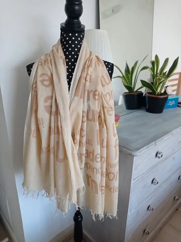Paréo/ Foulard Une - photo numéro 3