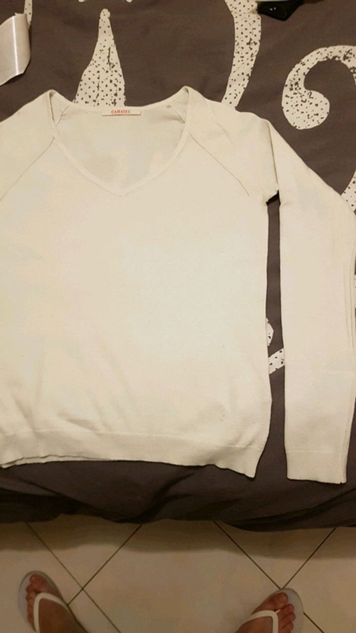 Pull col v blanc - photo numéro 2